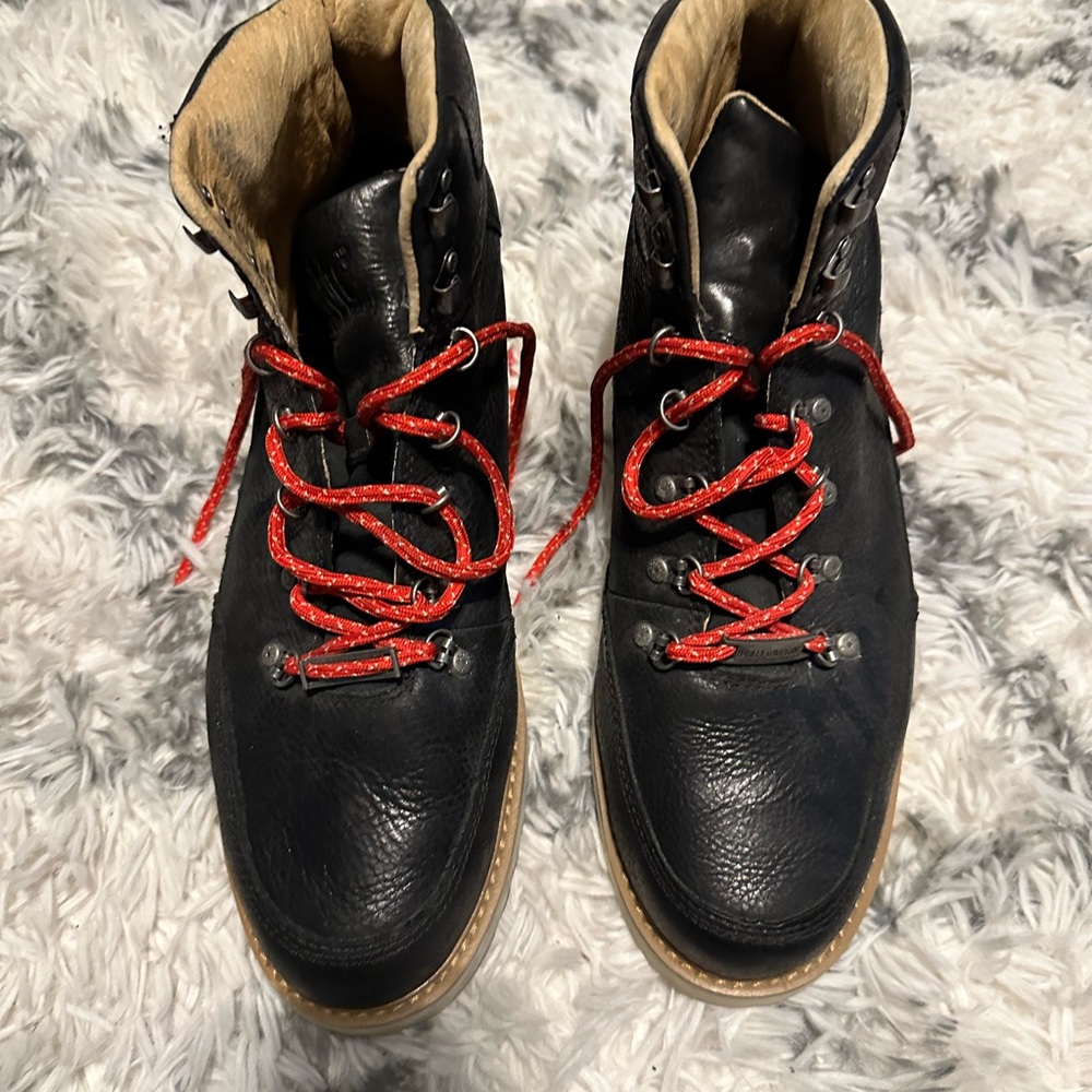 Harley Davidson men’s Black Leather Boots with Red Laces